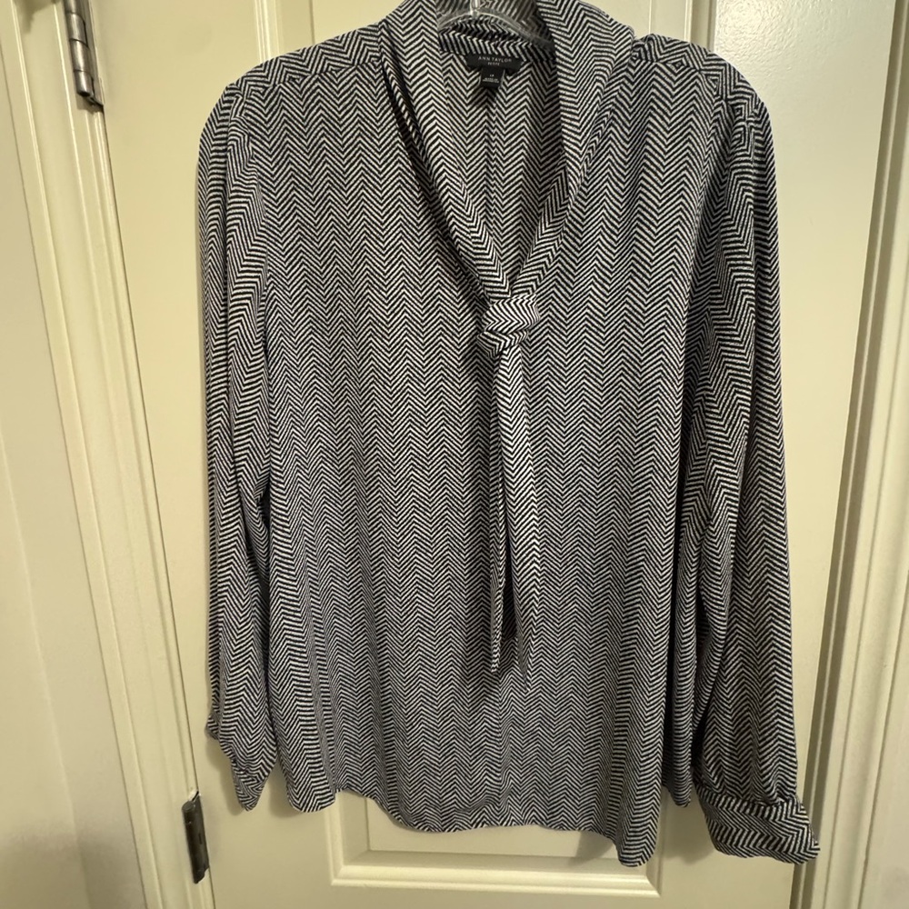Ann Taylor Black and White Chevron Dress Blouse